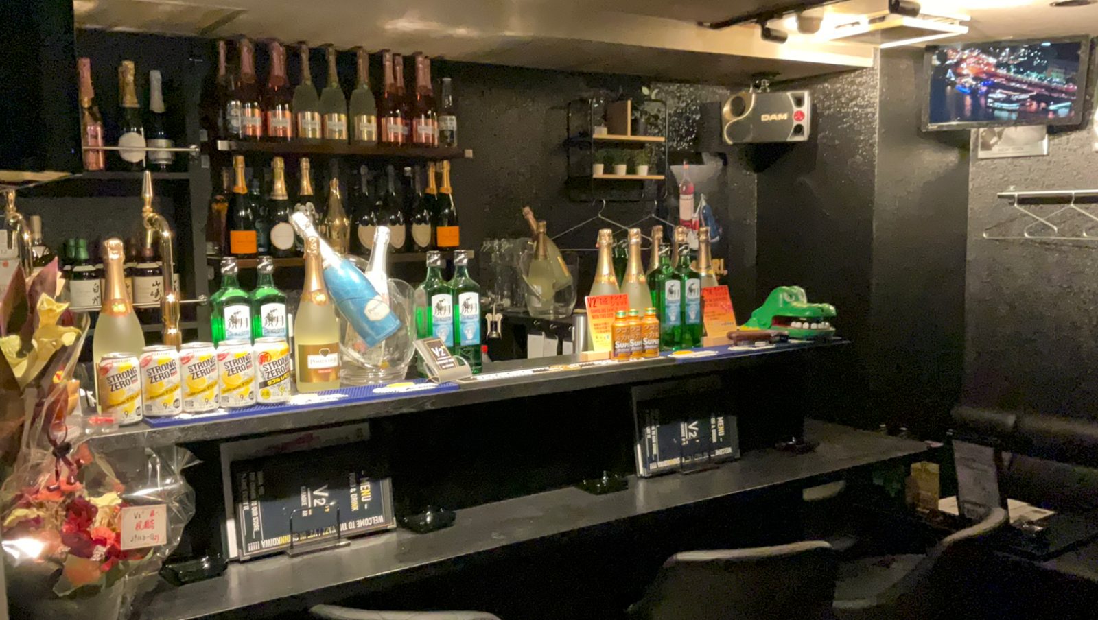 カラオケバー VAZZ ~バズ~ 新小岩店 店内写真